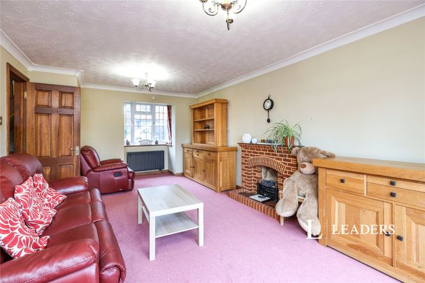 4 bedroom house to rent Avalon Close, Watford, WD259TW - Photo 1
