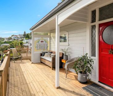 North-facing Character Home - Photo 3