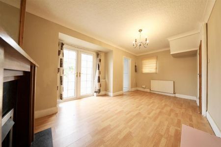 3 bedroom semi-detached house to rent - Photo 3