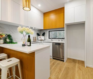 Pakuranga Heights - 2 Bedrooms with 1.5 Bathrooms - Photo 1