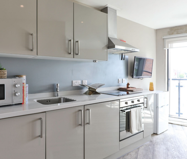 1 bedroom in a house share to rent - Photo 2