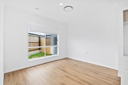 Beautiful Near-New Home for Rent: Modern Living Awaits! - Photo 5