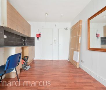 Camberwell Church Street - Photo 4