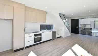 Neat and Tidy - Photo 3