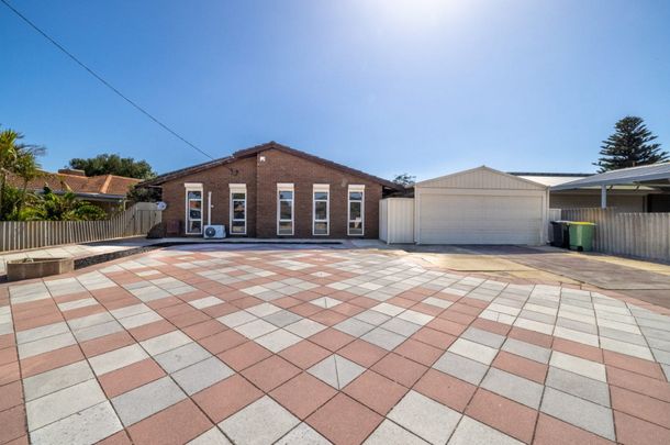 Your Next Home Awaits - 4 Bedroom House in a Peaceful Location - Photo 1