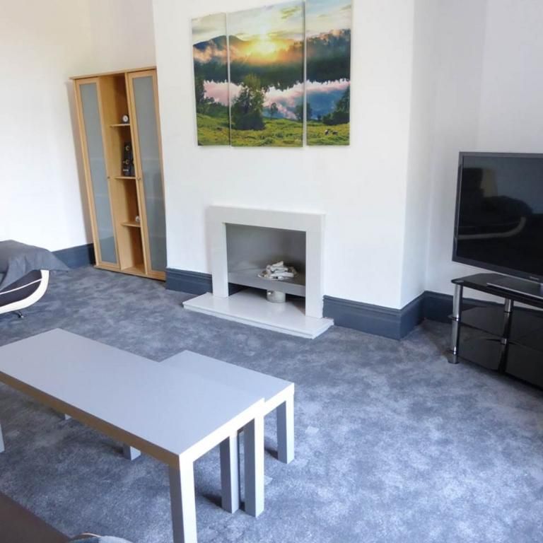 5 bedroom house to rent - Photo 1