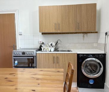 1 bedroom in a house share to rent - Photo 6