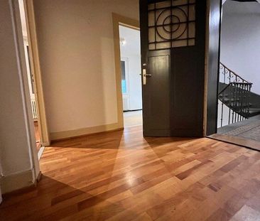 Appartement lumineux de 2.5 pièces en plein centre-ville - Photo 2