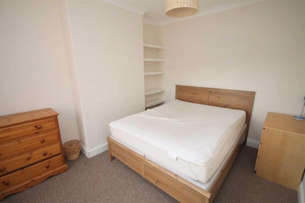 4 bedroom private hall to rent - Photo 1