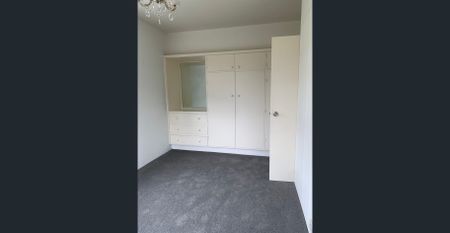 Cosy and sunny Sandy Bay unit - Photo 3