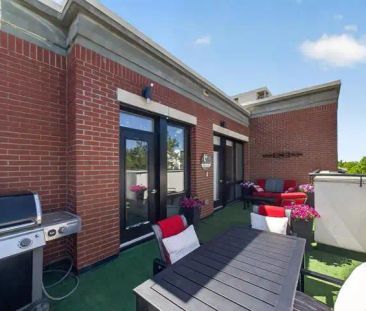 11710 87 Ave NW, Edmonton -Luxury 3-Bed Penthouse in Windsor Park |... - Photo 3