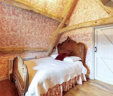 Beautiful Presented Home in the Heart of Lower Oddington. - Photo 6