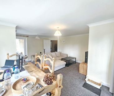 Regents Park Road, Southampton - Photo 3