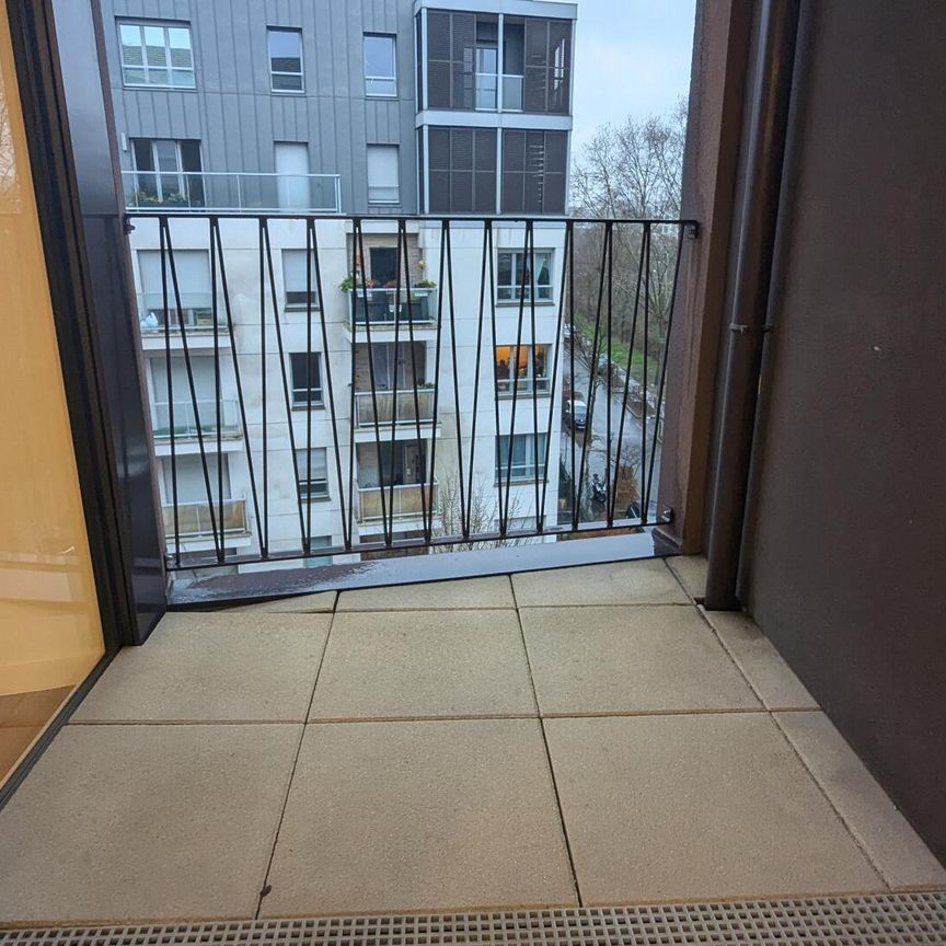 location Appartement F2 DE 42.4m² À ASNIERES - Photo 1