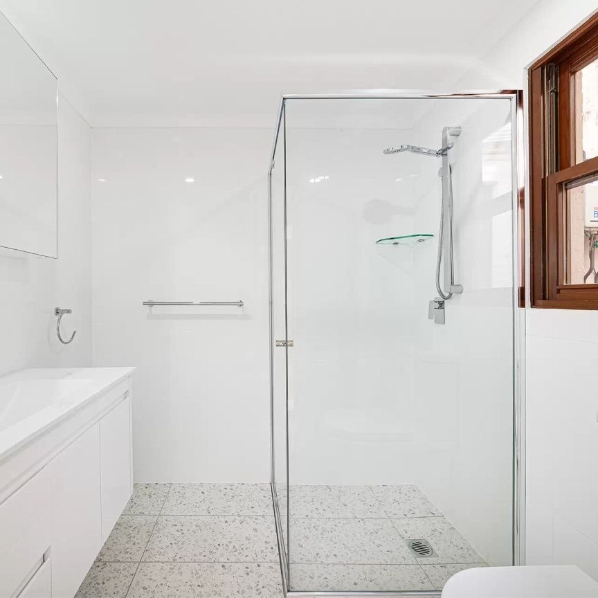 House with 1 bedroom & 1 bathroom - Photo 1