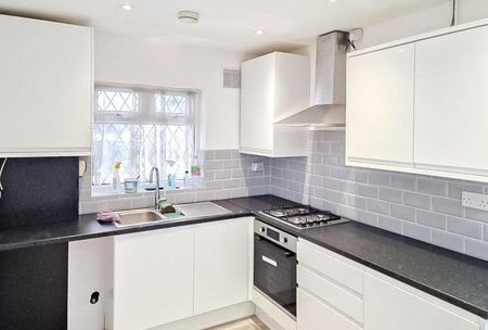 3 bedroom detached house to rent - Photo 4