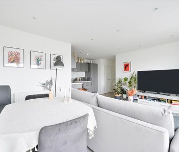 2 bedroom flat to rent - Photo 2