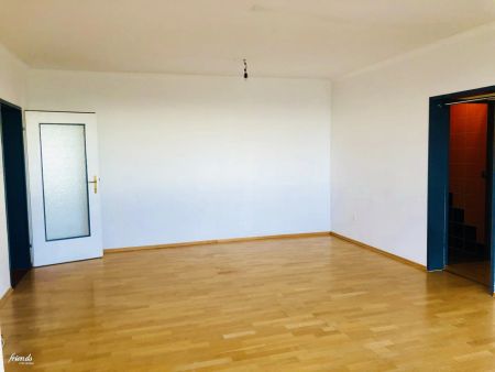 4-Zimmer-Wohnung mit Loggia und Stellplatz! - Photo 2