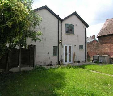Bedroom Detached House In Bournemouth, BH9 - Photo 1