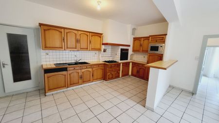 Location maison 6 pièces, 150.74m², Alairac - Photo 4