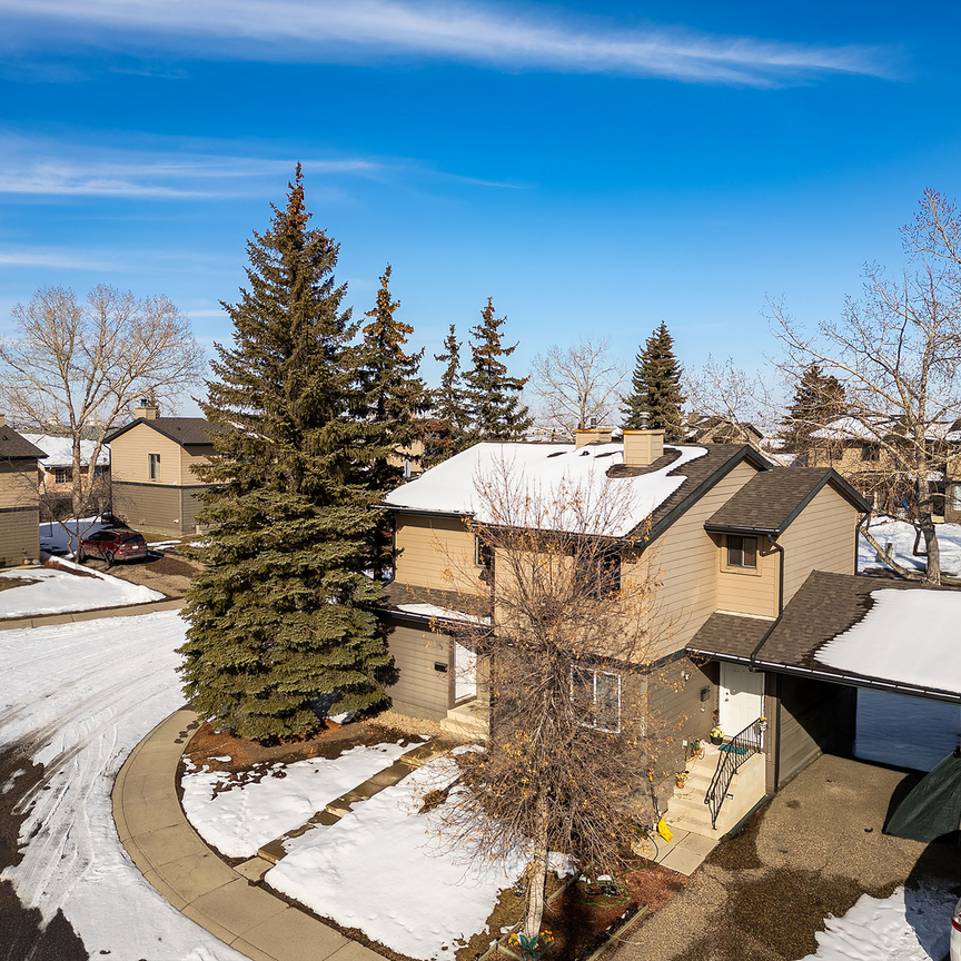 Beddington Heights Village - Photo 1