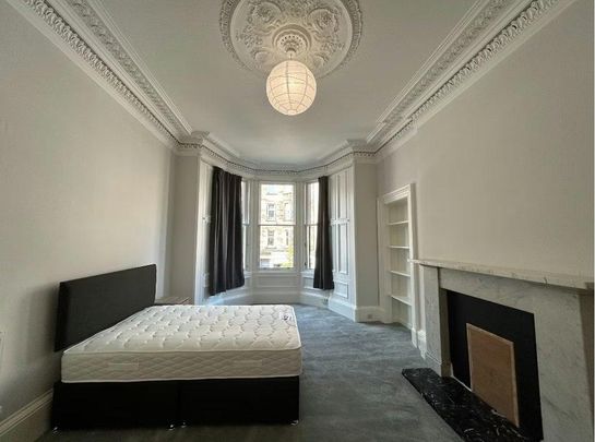 4 bedroom flat to rent - Photo 1