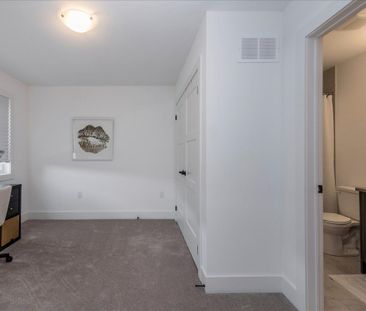 For Lease - 49 Hay Lane, Barrie, Ontario - Photo 4