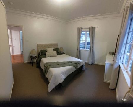 Charming Inner-City Home for Rent – Walk to Bakers Duck & the Toowoomba CBD - Photo 3