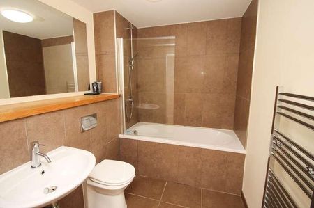 Flixton Road, Urmston, Manchester, M41 - Photo 4