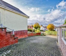 2 BEDROOM Bungalow - Detached - Photo 1