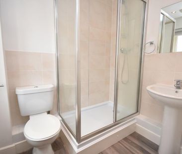2 bedroom flat to rent - Photo 3