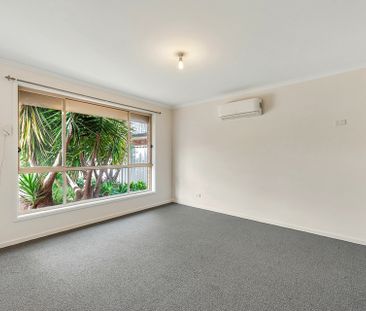 The search is over: neat family living in a prime location - Photo 3