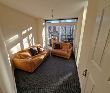 5 Bed Terraced House, Windsor Crescent, HA9 - Photo 1