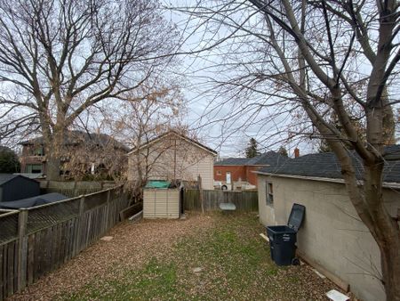 For Lease - 1067 Edgeleigh Avenue Unit# Main, Mississauga, Ontario - Photo 2