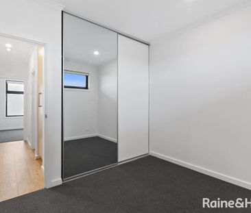 Contemporary Living in the Heart of Prospect! - Photo 3