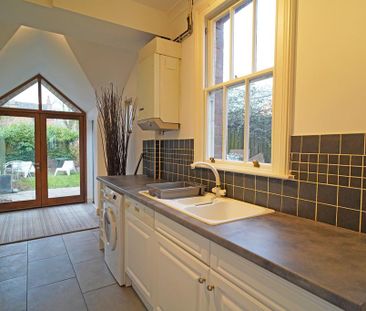 2 bedroom end of terrace house to rent - Photo 4