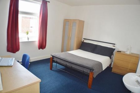 4 Bed Terraced House, Wimbourne Road, NG7 - Photo 3