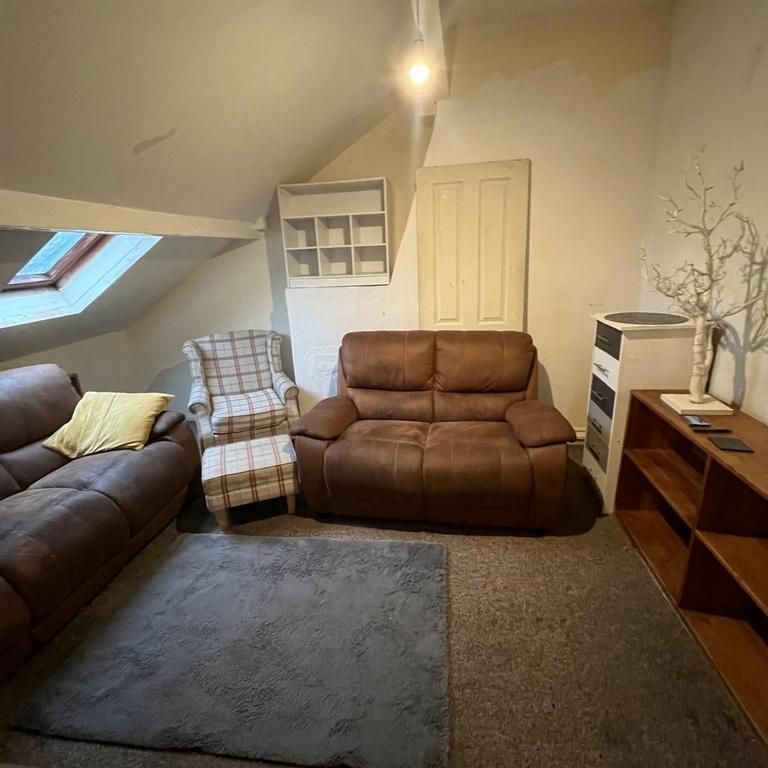 1 bedroom flat to rent - Photo 2