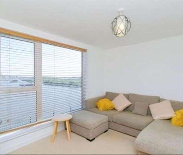 Barry, CF62 - Photo 1