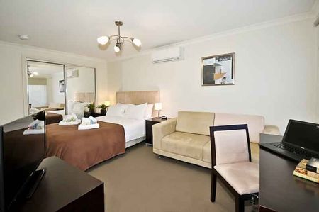 Room 6 (Ensuite) - Photo 5