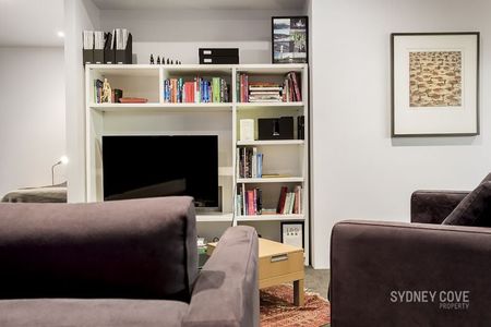 LUXURY EXECUTIVE HOME | Furnished - Photo 5