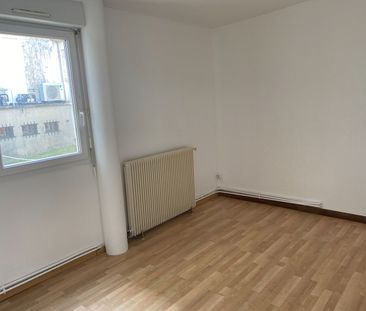 Location Appartement 3 pièces 74m² - Photo 3