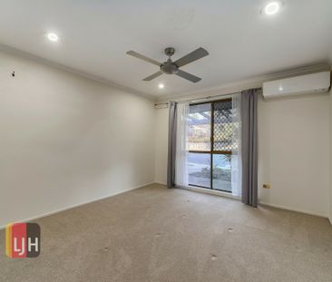 LARGE THREE LOWSET 3 BEDROOM HOME IN WHISPER QUIET PARKLAND LOCATION! - Photo 4