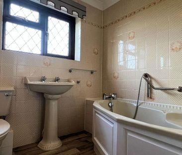 4 bedroom detached house to rent - Photo 6