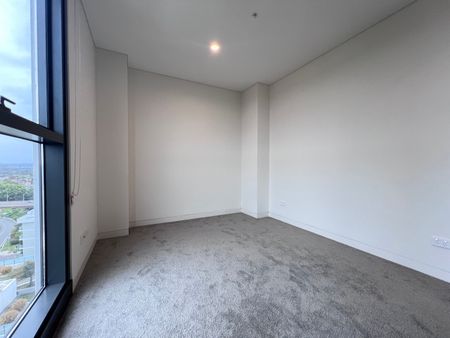 Modern 1-Bedroom + Study Apartment in Prime Homebush Location - Photo 4