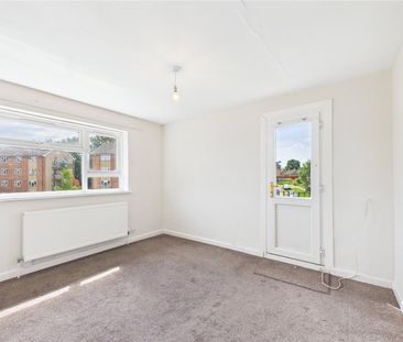 Hunters Hill, Burghfield Common, Reading, Berkshire, RG7 - Photo 6