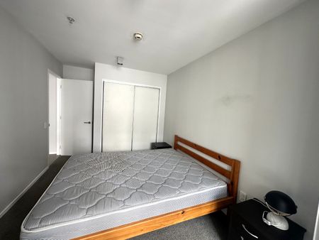 Centrally Located Furnished 1 Bedroom Apartment - Photo 5