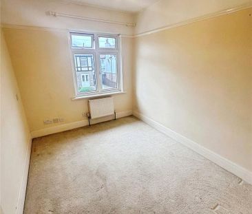 4 bedroom semi-detached house to rent - Photo 5