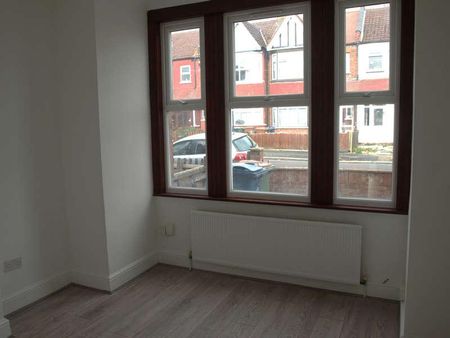 Wealdstone, HA3 - Photo 3