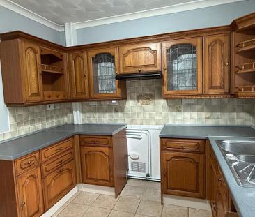 3 bedroom detached house to rent - Photo 2